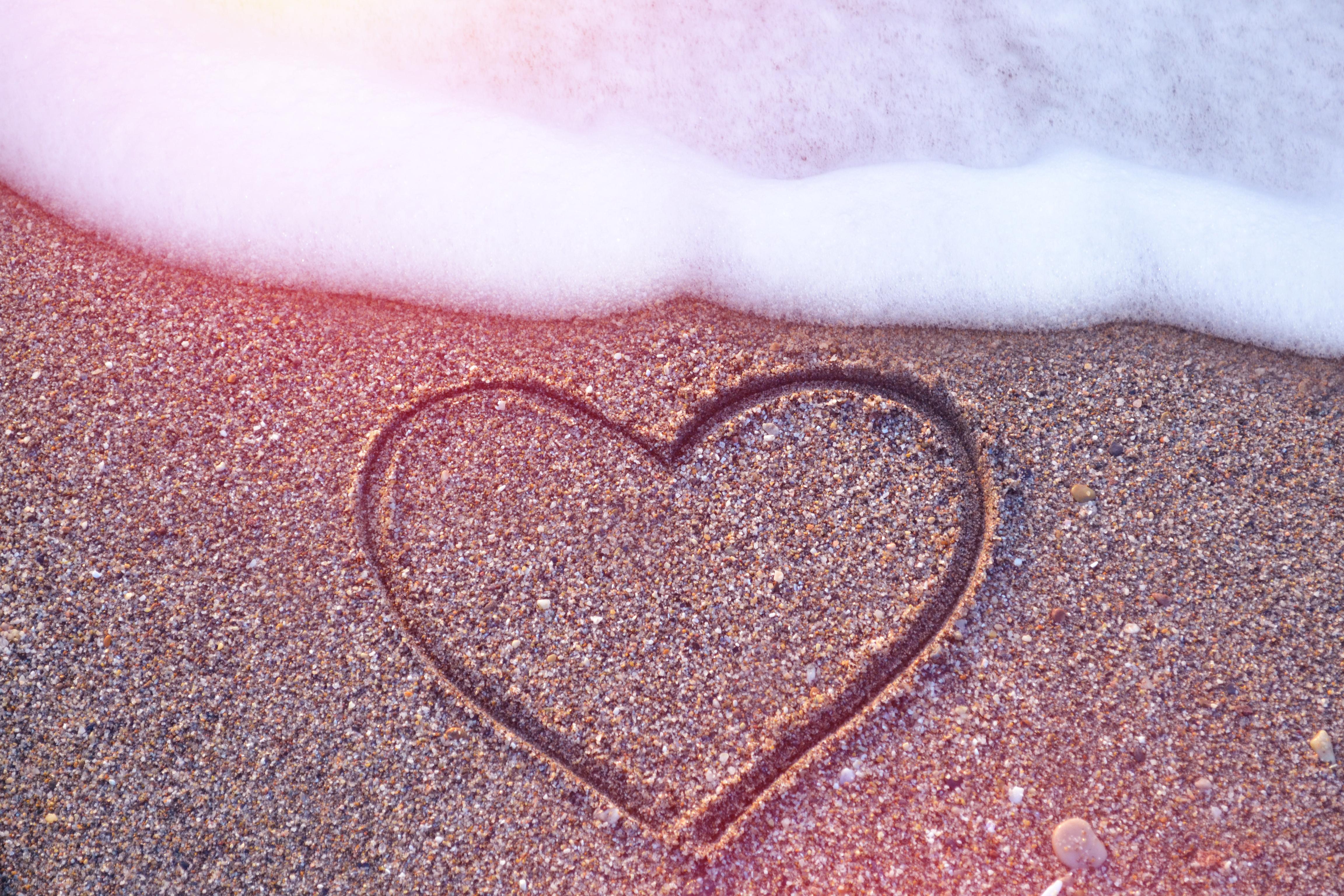 4608x3072 Beach Foam Heart Love Romantic Sand Wallpaper:4608x3072