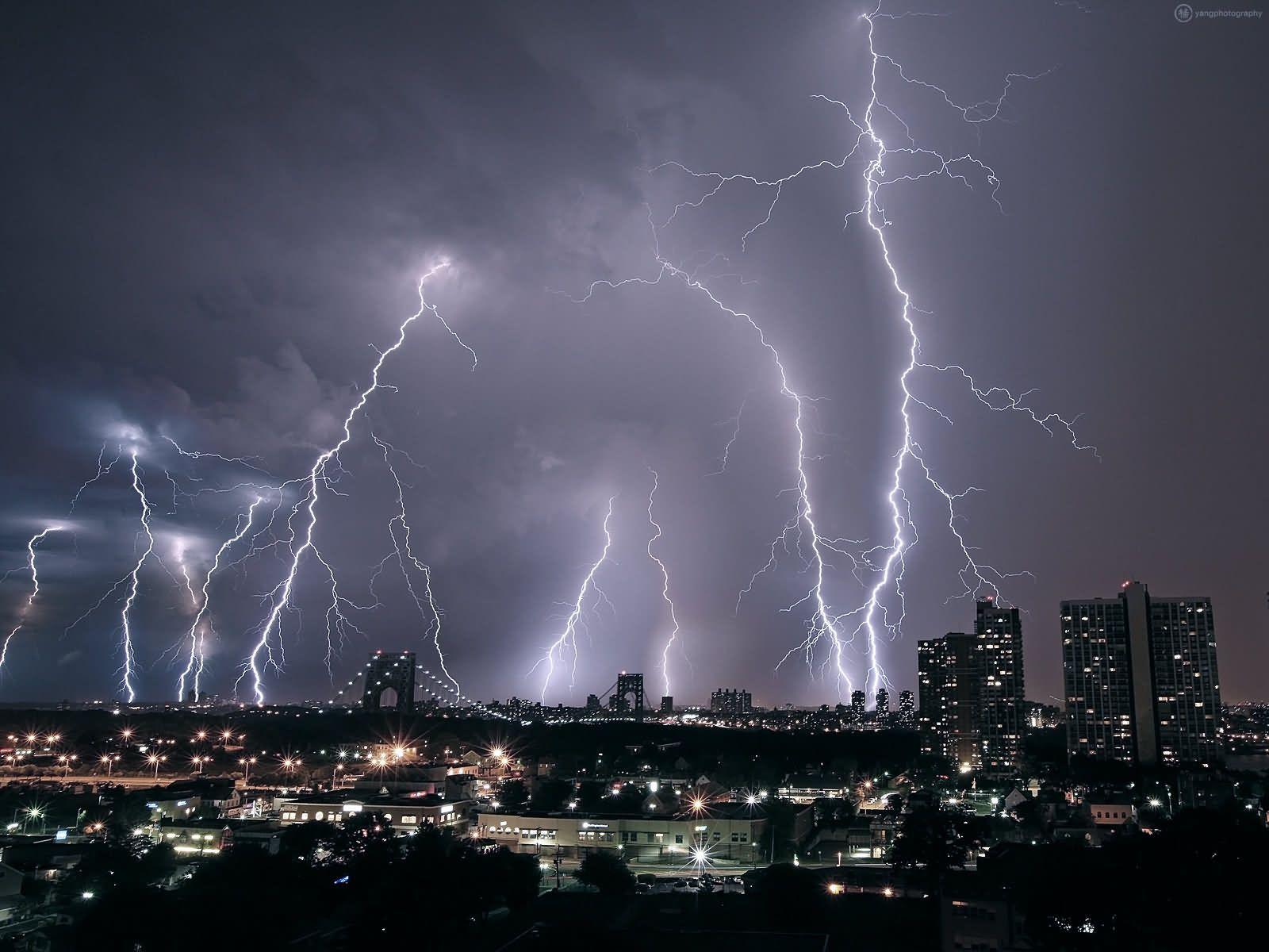 1600x1200 Storm wallpaper, Picture of lightning, Lightning storm
