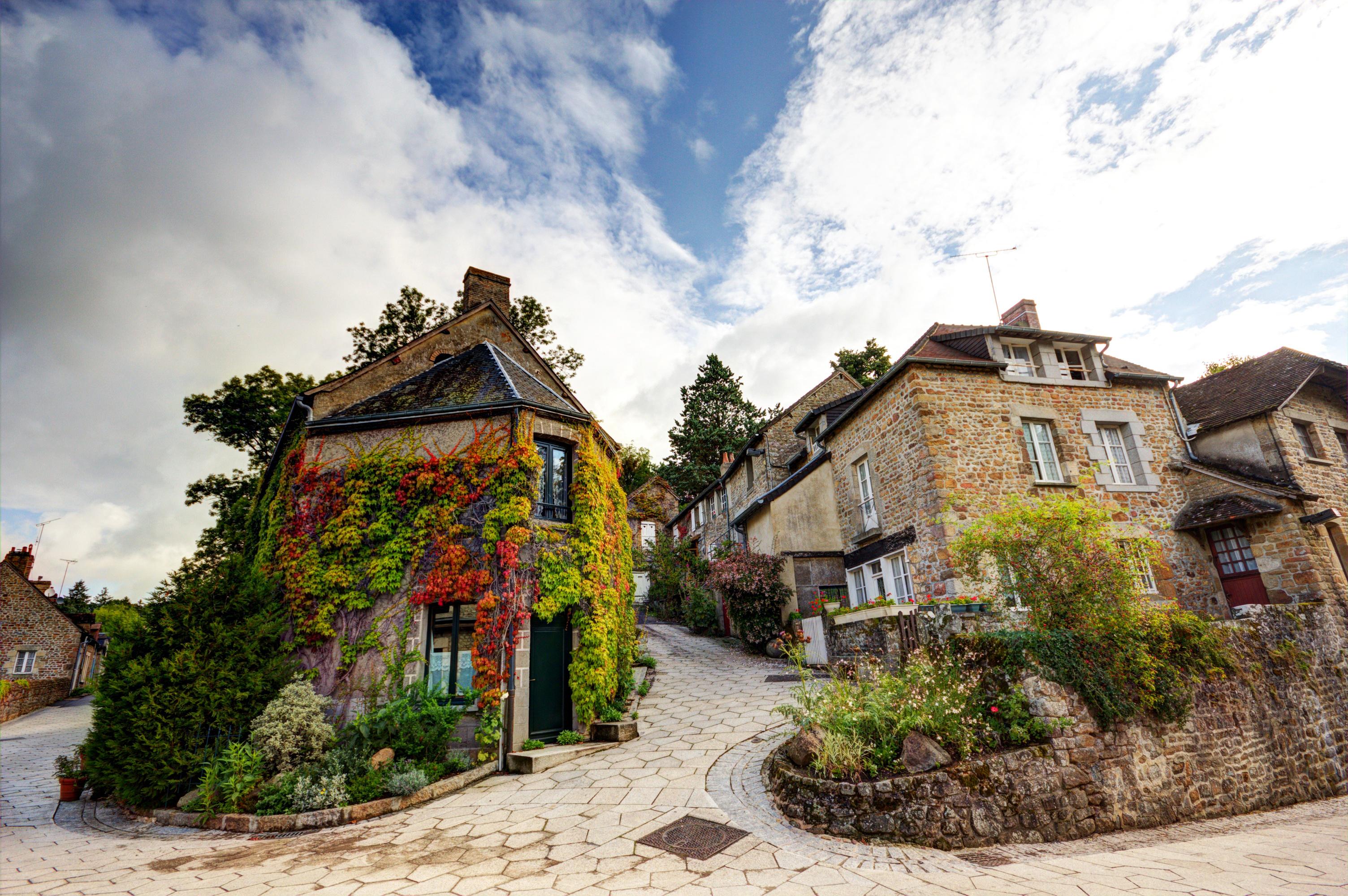 3008x2000 Village in France HD Wallpaper