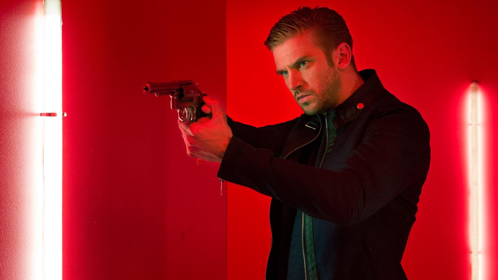2048x1152 Dan Stevens HD Wallpaper