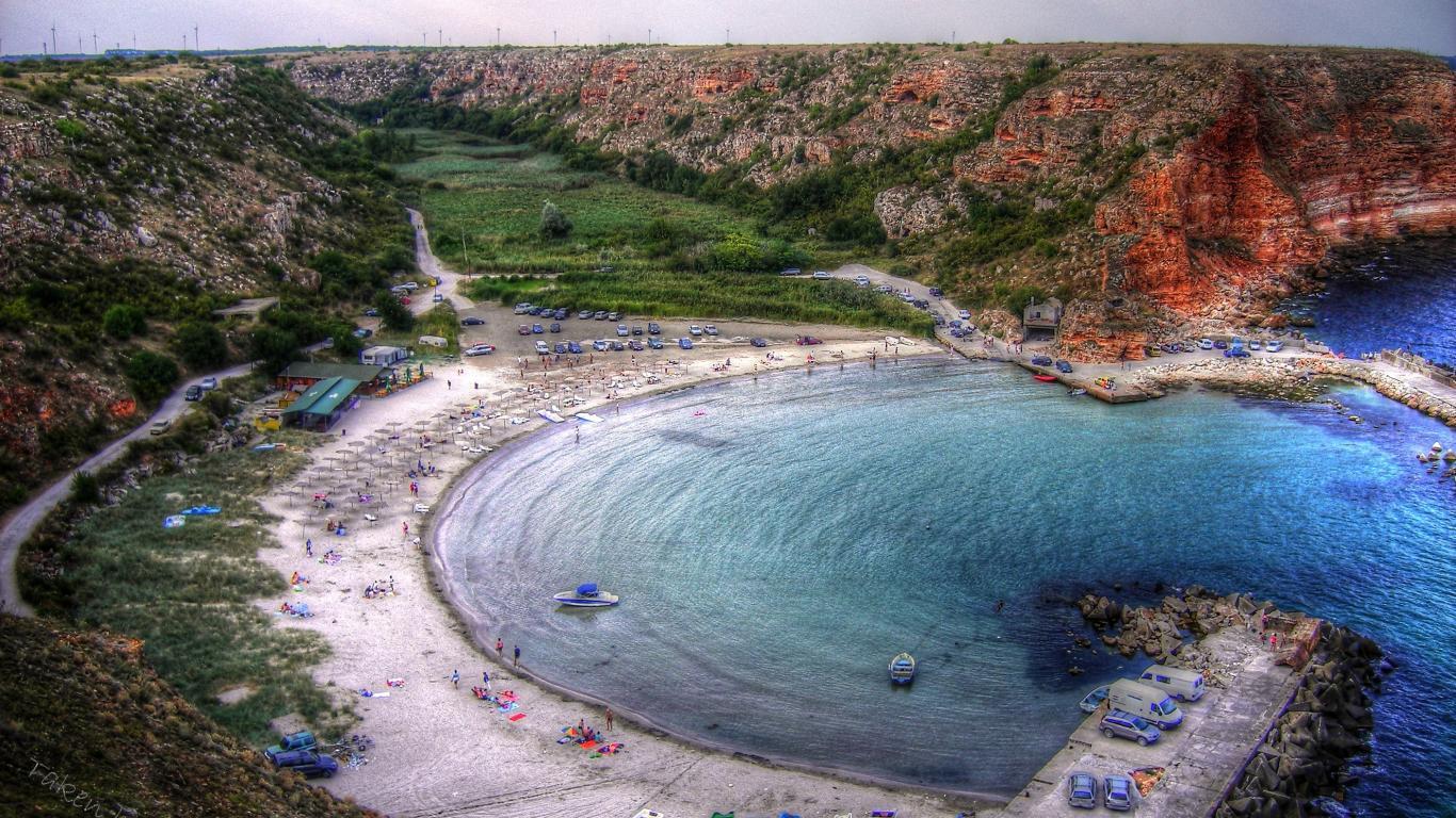 1366x768 Black Sea Bulgarian Beach. Download HD Wallpaper