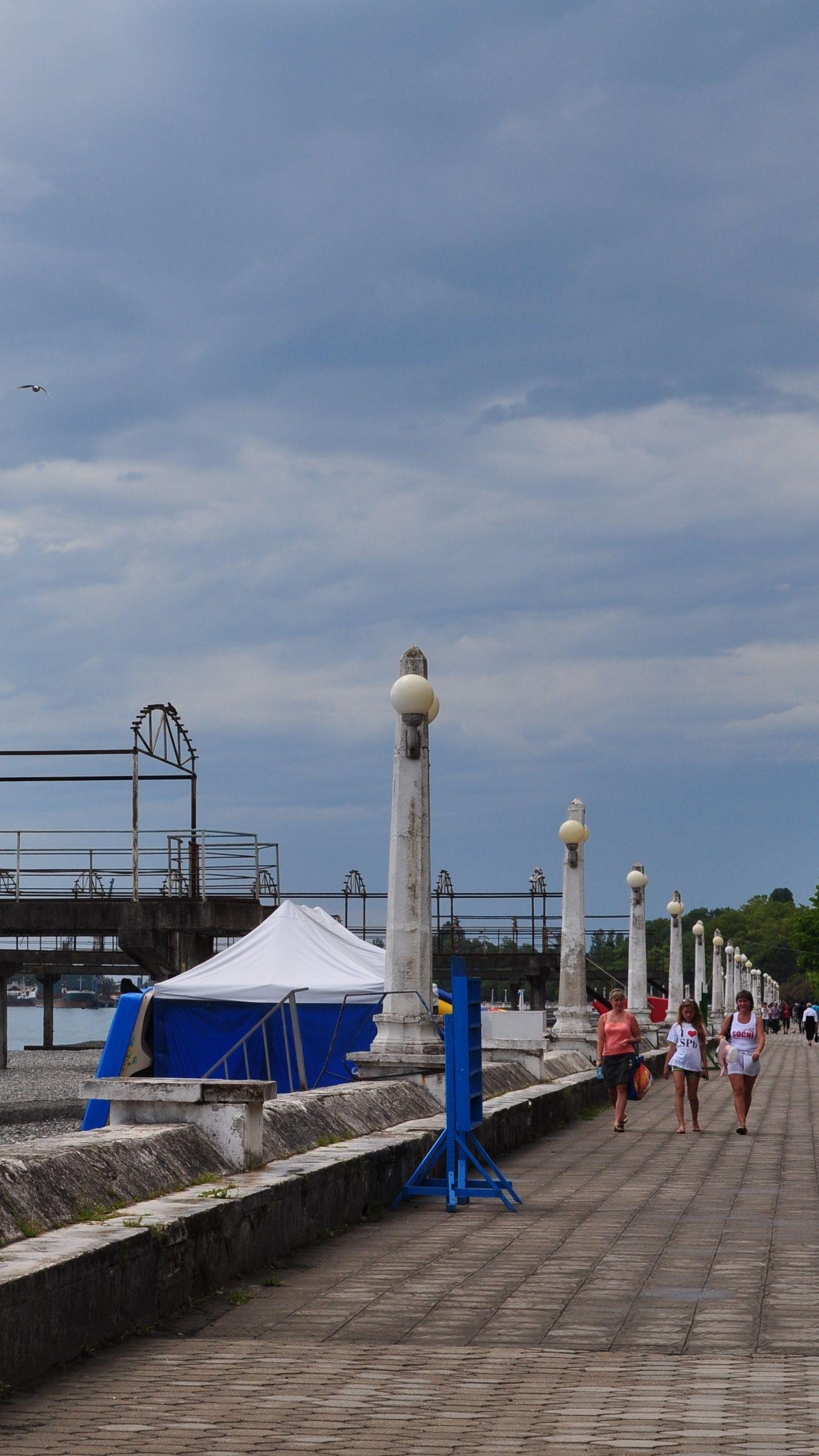 1350x2400 Download wallpaper 1350x2400 abkhazia, sukhumi, promenade, caucasus
