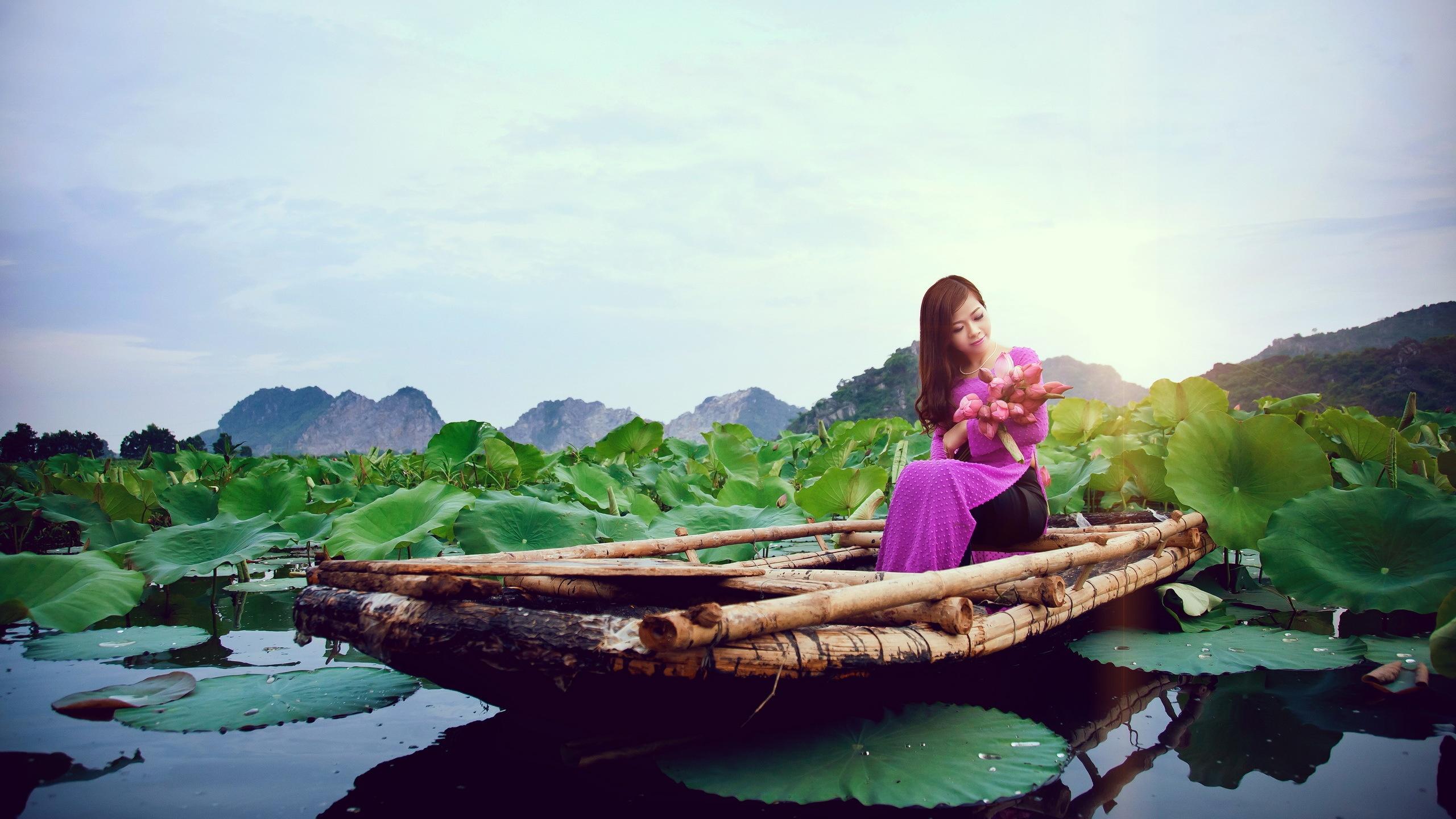 2560x1440 Wallpaper Chinese girl, purple dress, boat, lotus, lake 2560x1600 HD Picture, Image