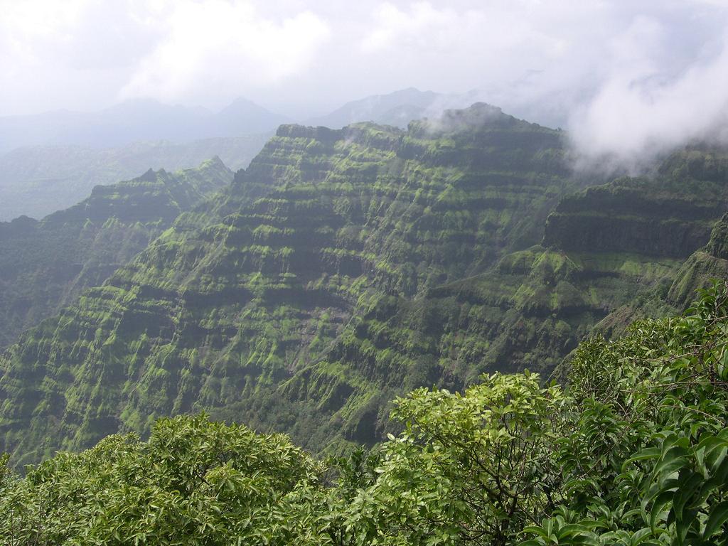 1024x768 Mahabaleshwar Hills