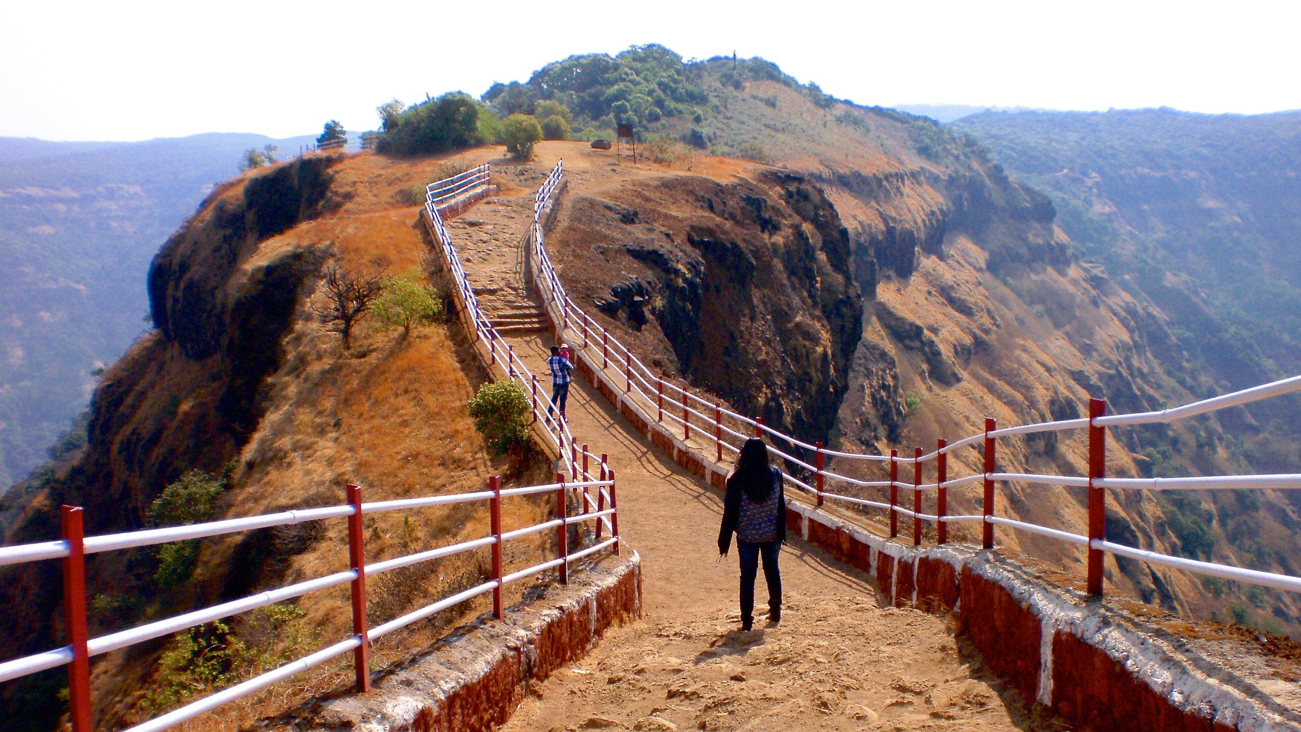 2560x1440 Top Hotels in Mahabaleshwar from $16