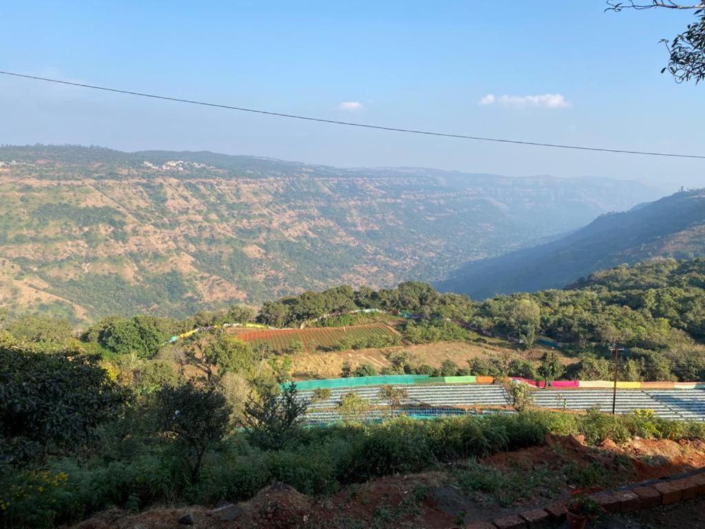 1024x768 Forest Sunrise Villa, Mahabaleshwar