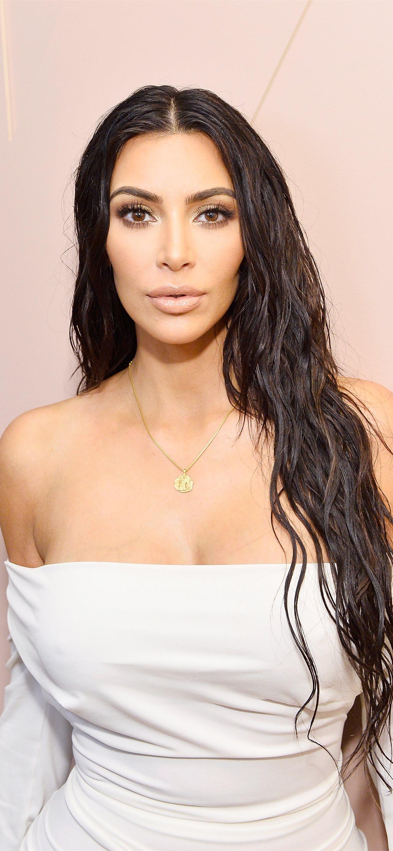 1284x2778 Best Kim kardashian iPhone HD Wallpaper