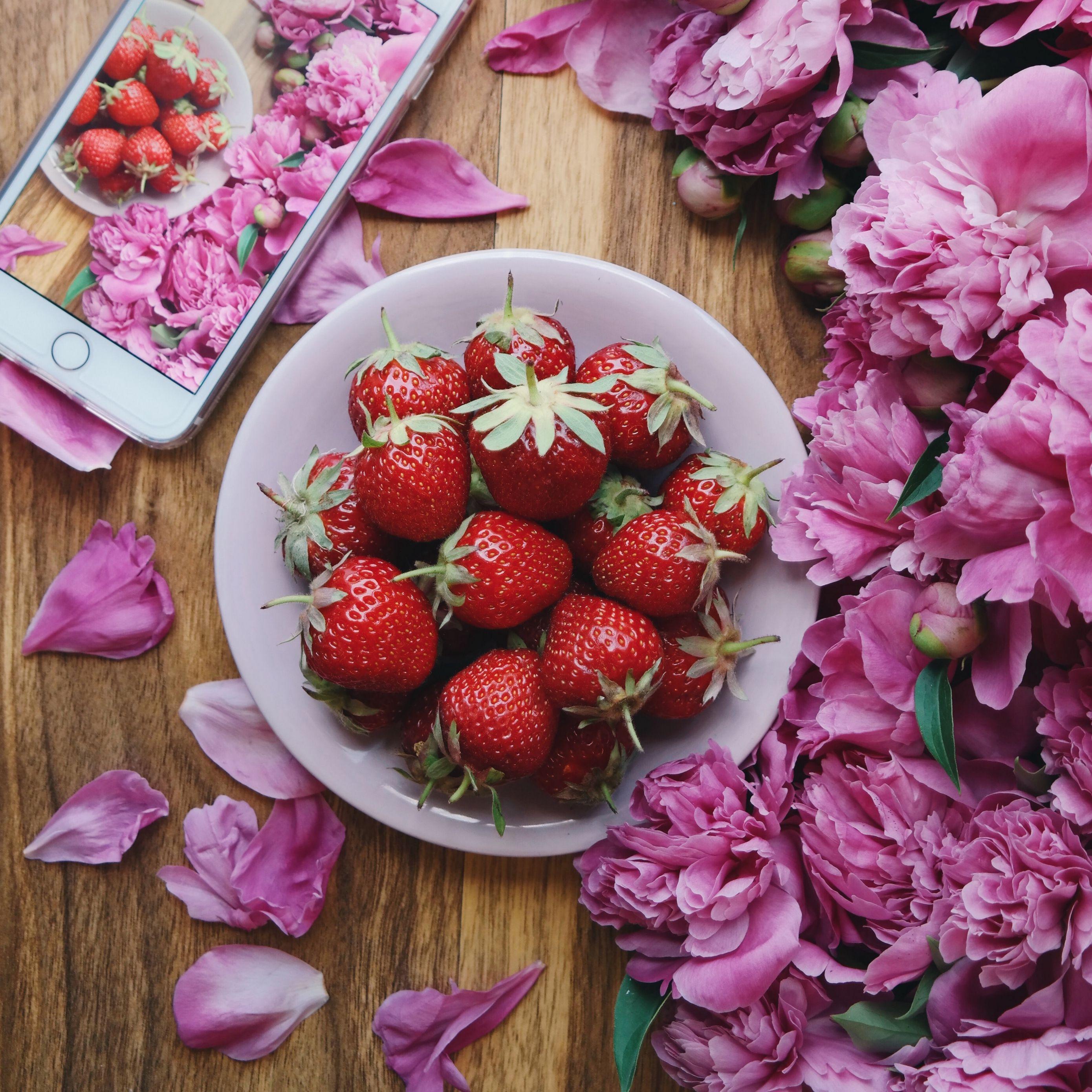 2780x2780 Download wallpaper 2780x2780 strawberries, peonies, flowers, phone ipad air, ipad air ipad ipad ipad mini ipad mini ipad mini ipad pro 9.7 for parallax HD background