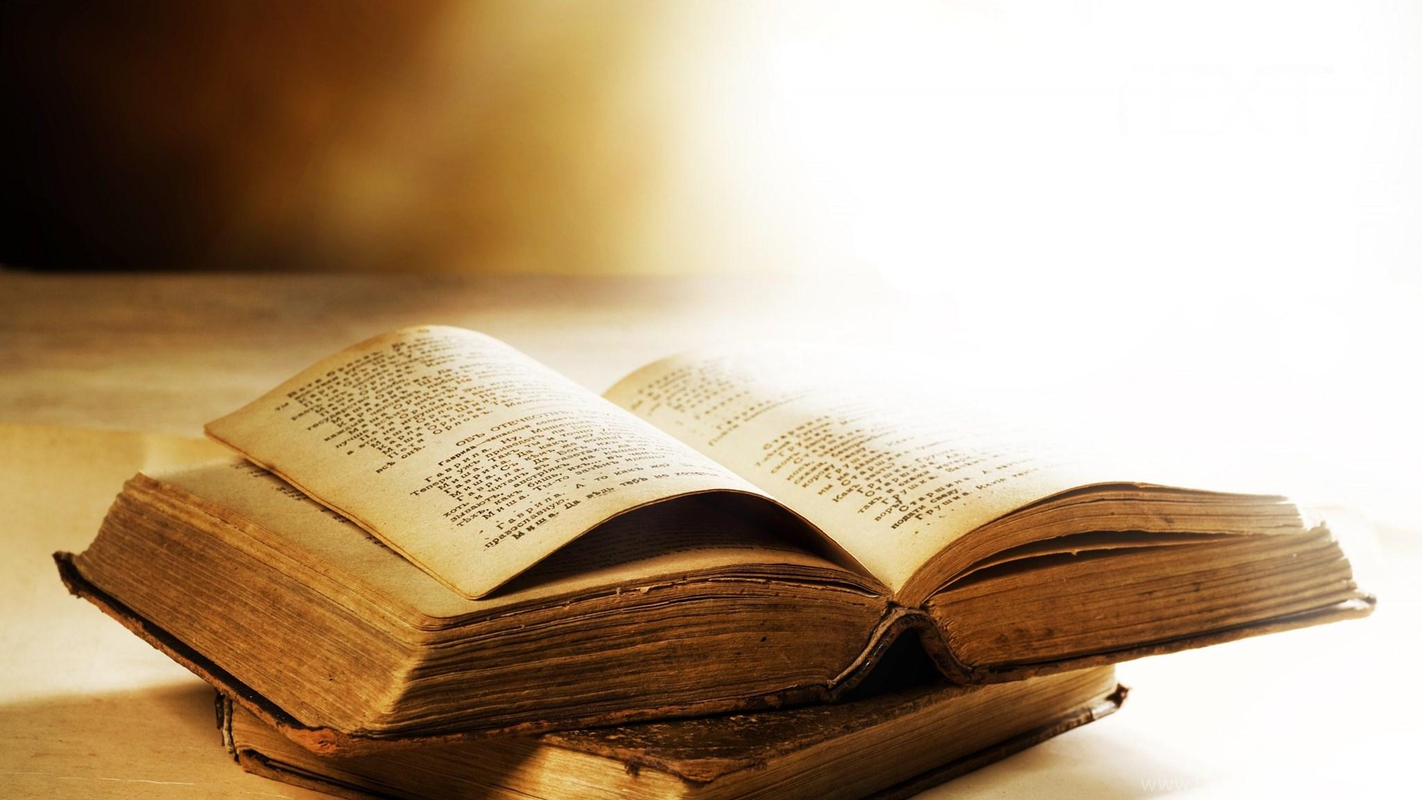 2048x1152 Vintage Books Wallpaper Desktop Background