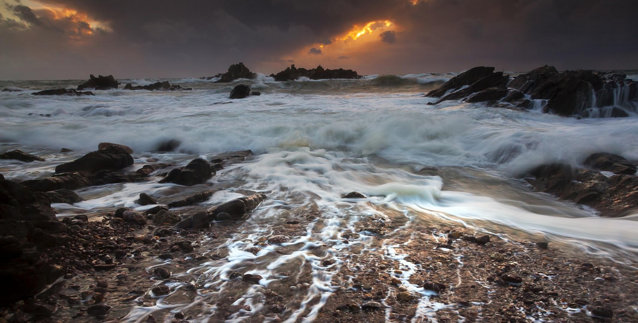 2131x1080 gulf, Haybruk, Rocks, Storm, Bay, Sea Wallpaper HD / Desktop and Mobile Background
