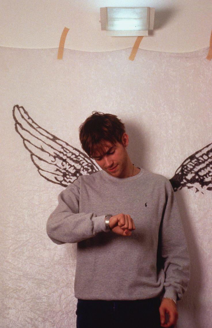 736x1139 Damon Albarn Wallpaper