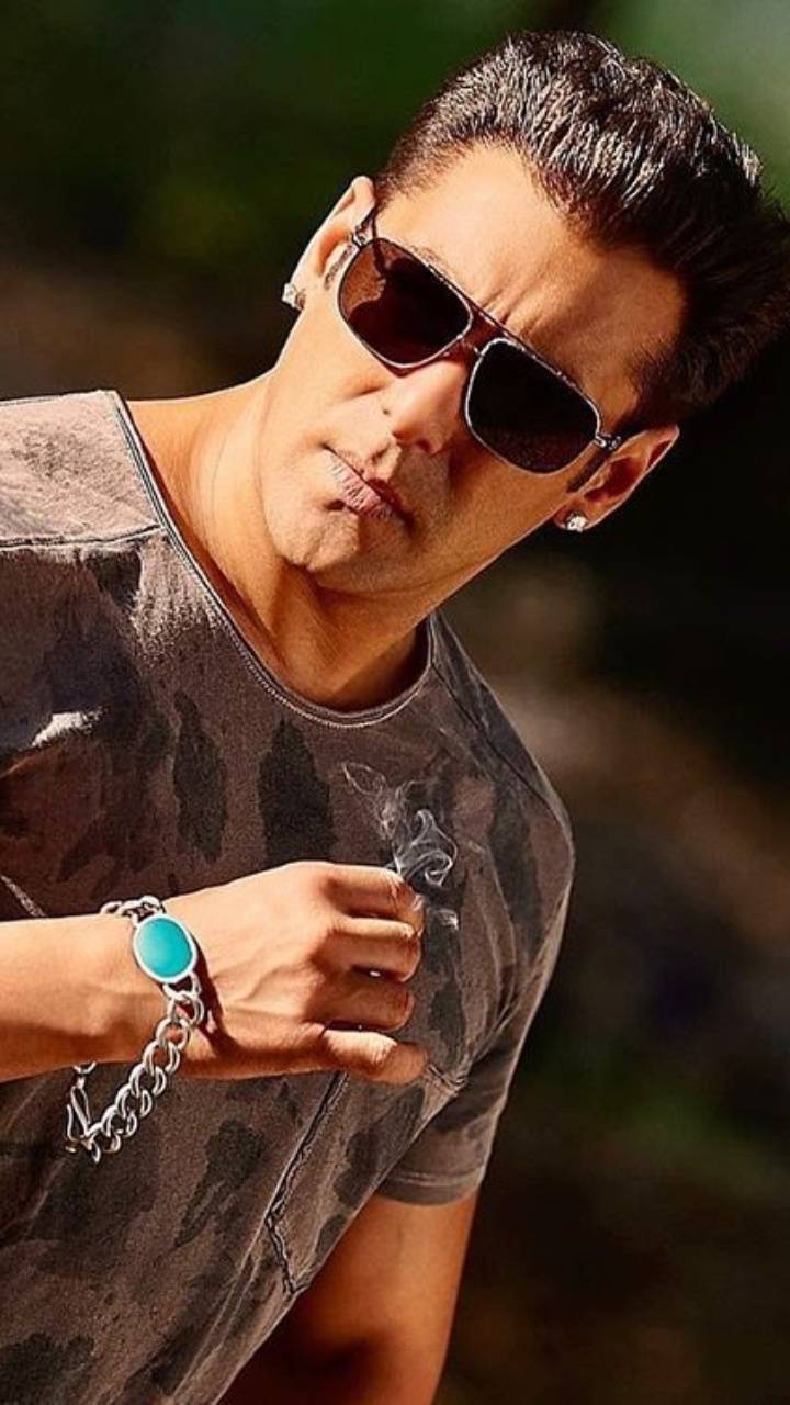 720x1280 Salman Khan Wanted Wallpaper