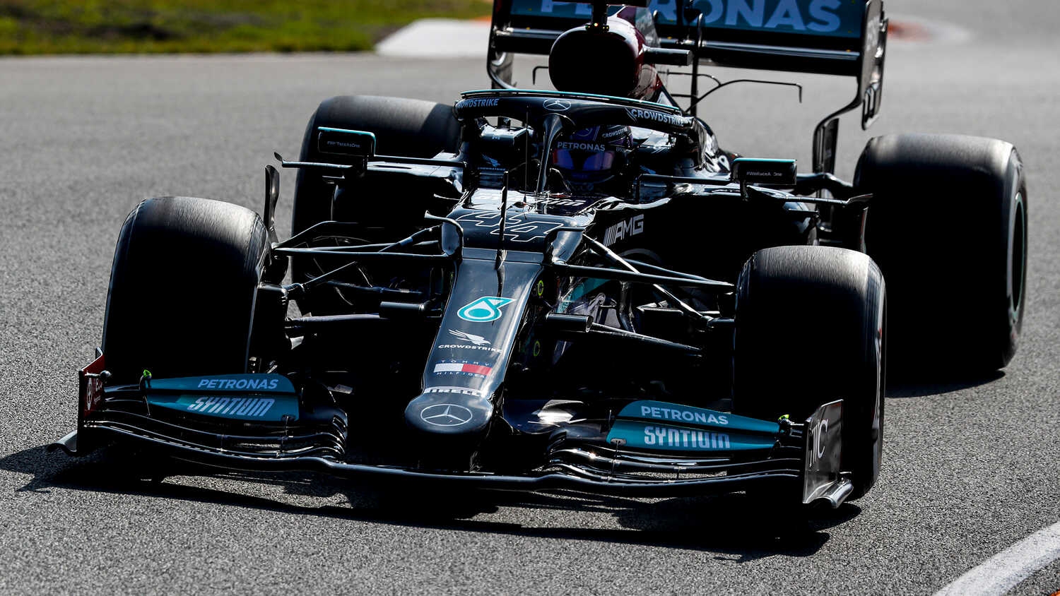1500x844 Hamilton reveals chances of engine grid penalty