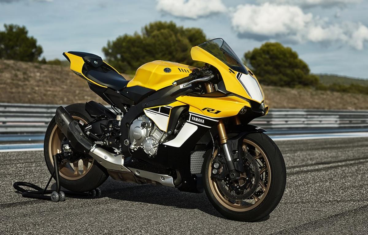 1200x766 The evolution of the Yamaha R1 motorcycle