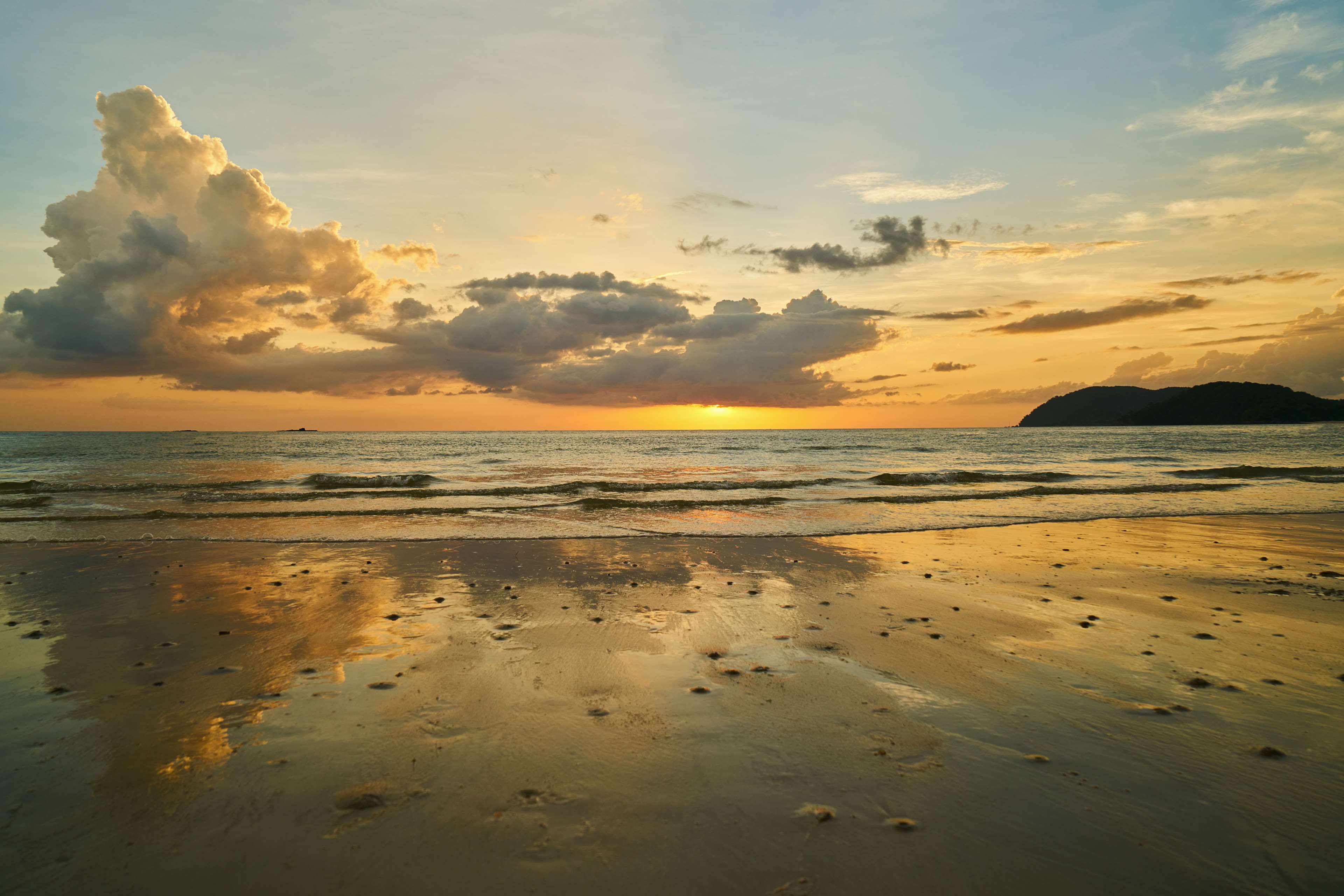 3840x2561 air, beach, beautiful, beauty, clouds, color, great, landscape, nature, orange, reflection, sky, solar, summer, sunny day, sunrise, sunset, vivid color, yellow 4k wallpaper