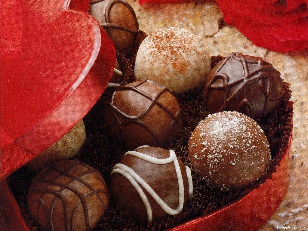 1024x768 Beautiful Acterss Wallpaper HD: chocolate brown wallpaper
