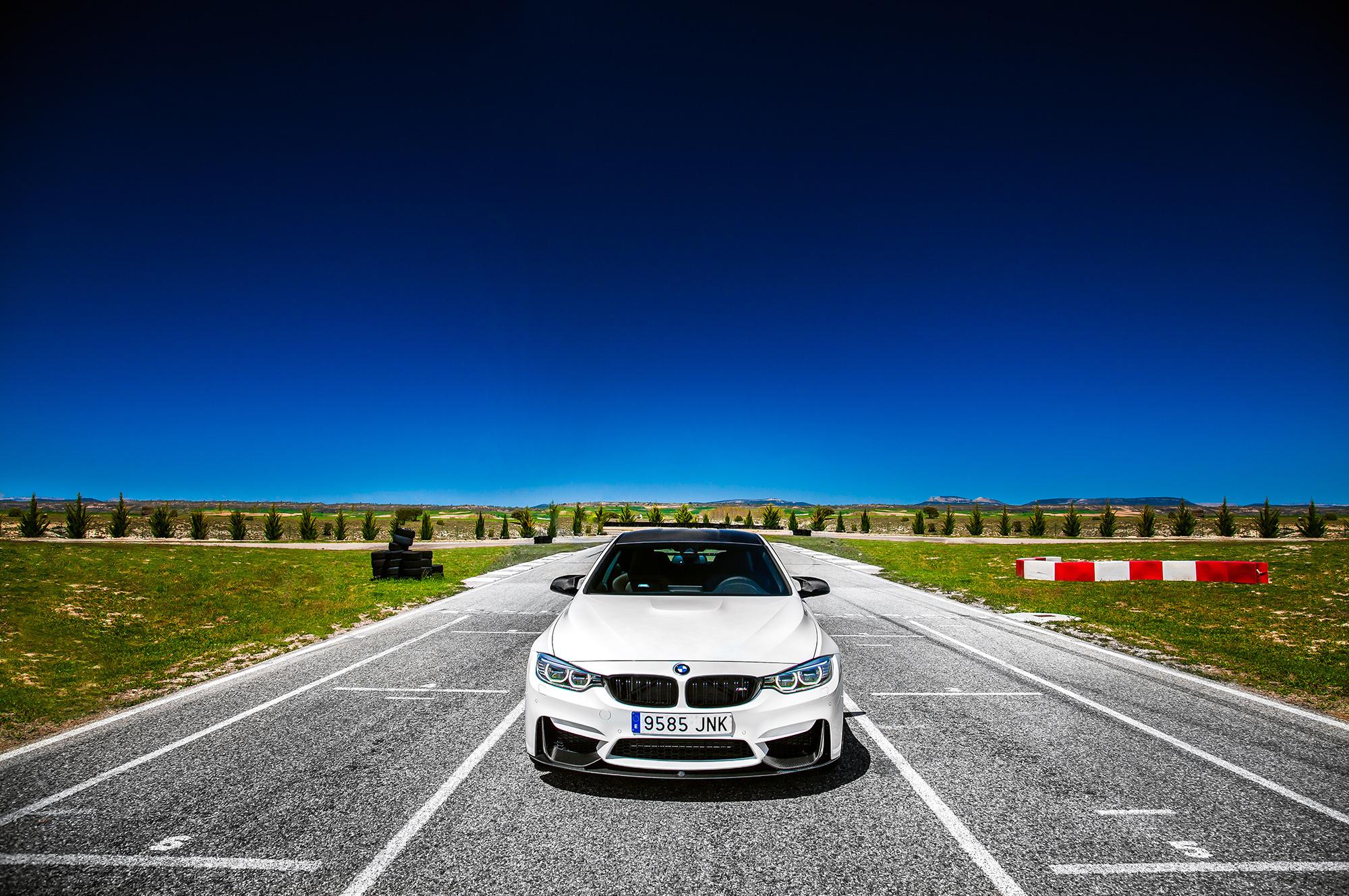 2000x1329 BMW M4 Competition Sport HD Wallpaper
