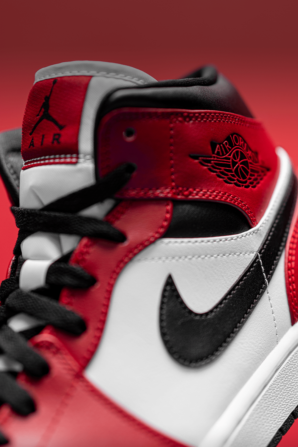 1000x1500 رمى افتح نضوب jordan 1 chicago wallpaper