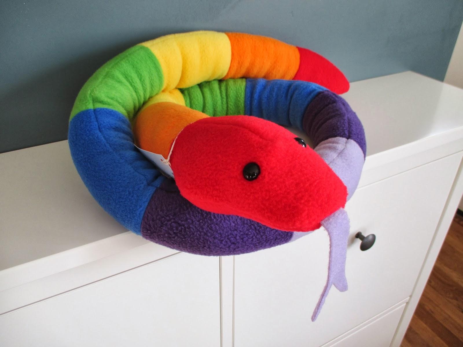 1600x1200 Fleece Menagerie: Rainbow Snake (I am on my way to a birthday party)