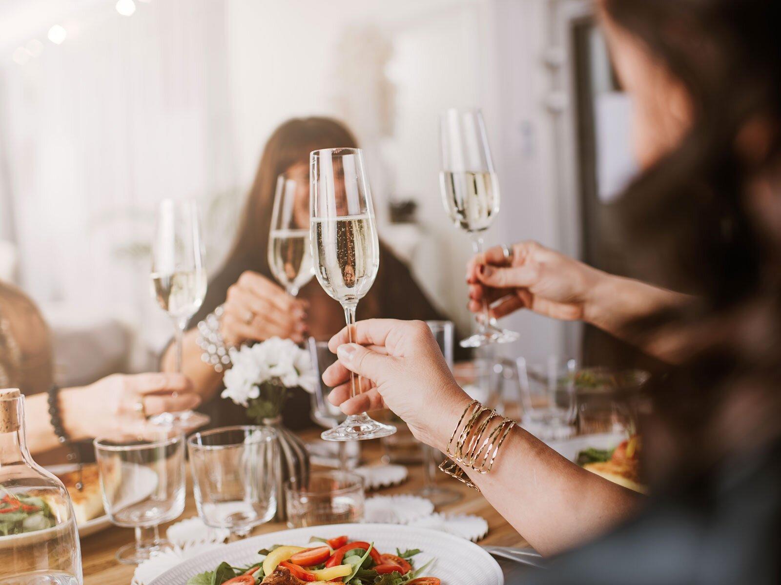 1600x1200 The Ultimate Holiday Dinner Party Planning Guide. Food & Wine