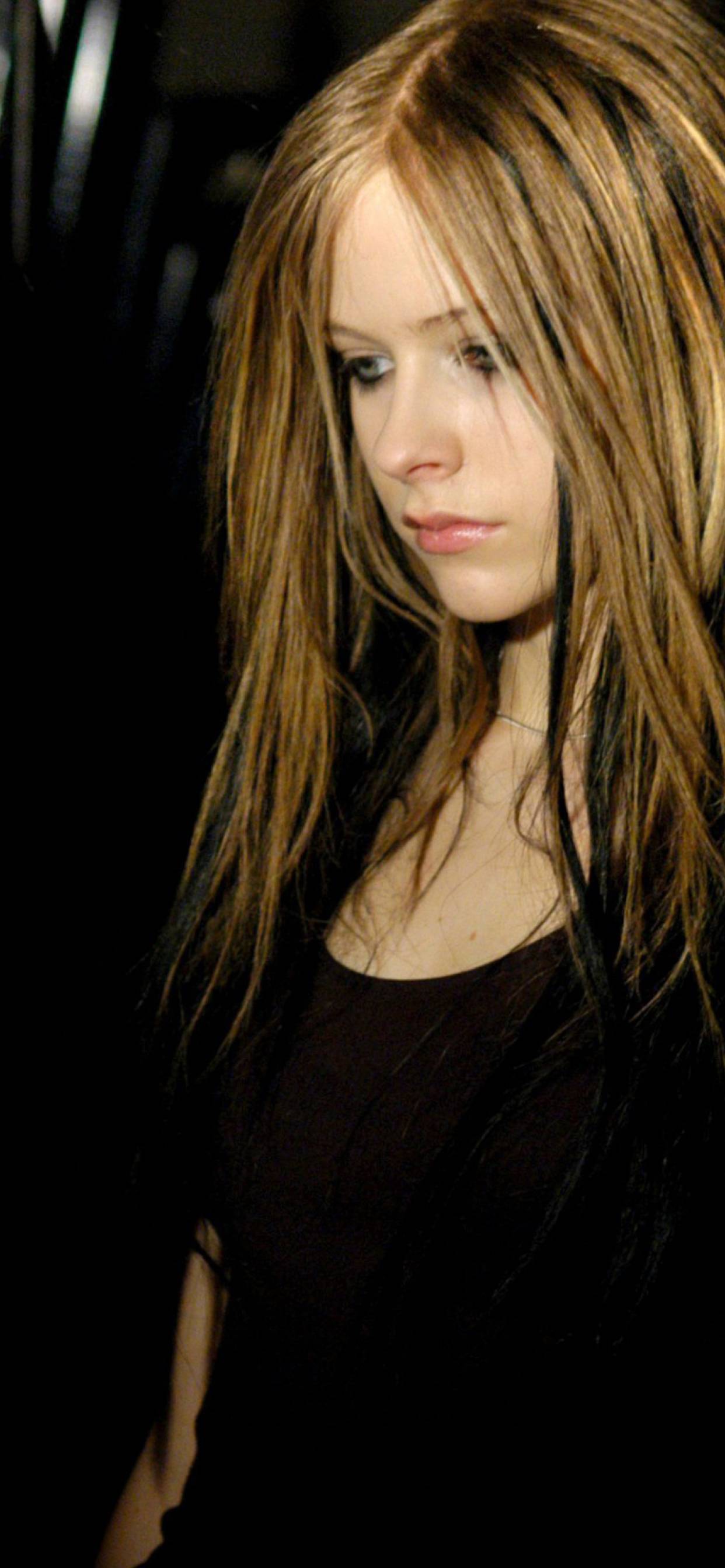 1242x2688 Avril Lavigne wallpaper download iPhone XS MAX Wallpaper, HD Celebrities 4K Wallpaper, Image, Photo and Background