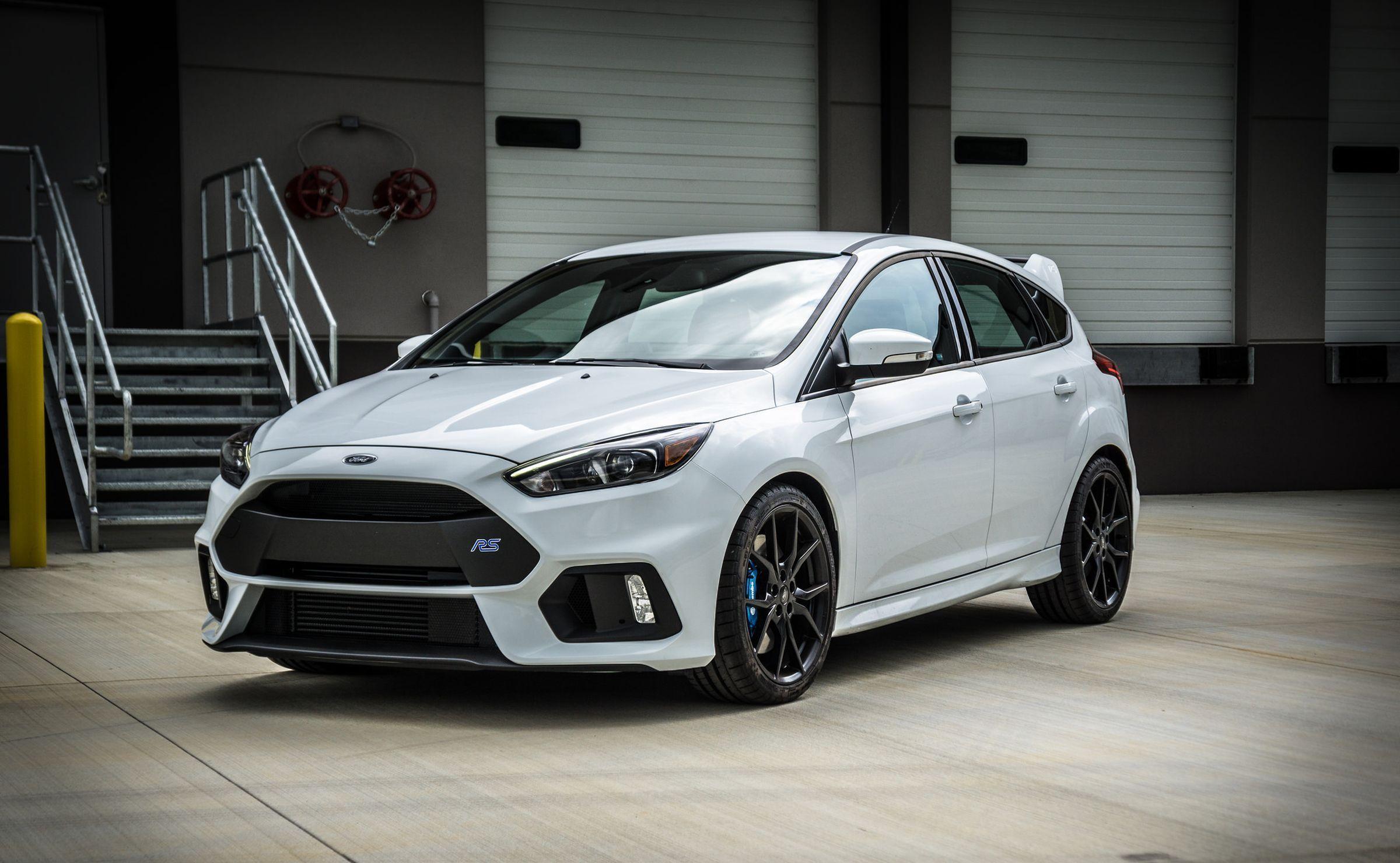 2400x1480 White Ford Wallpaper