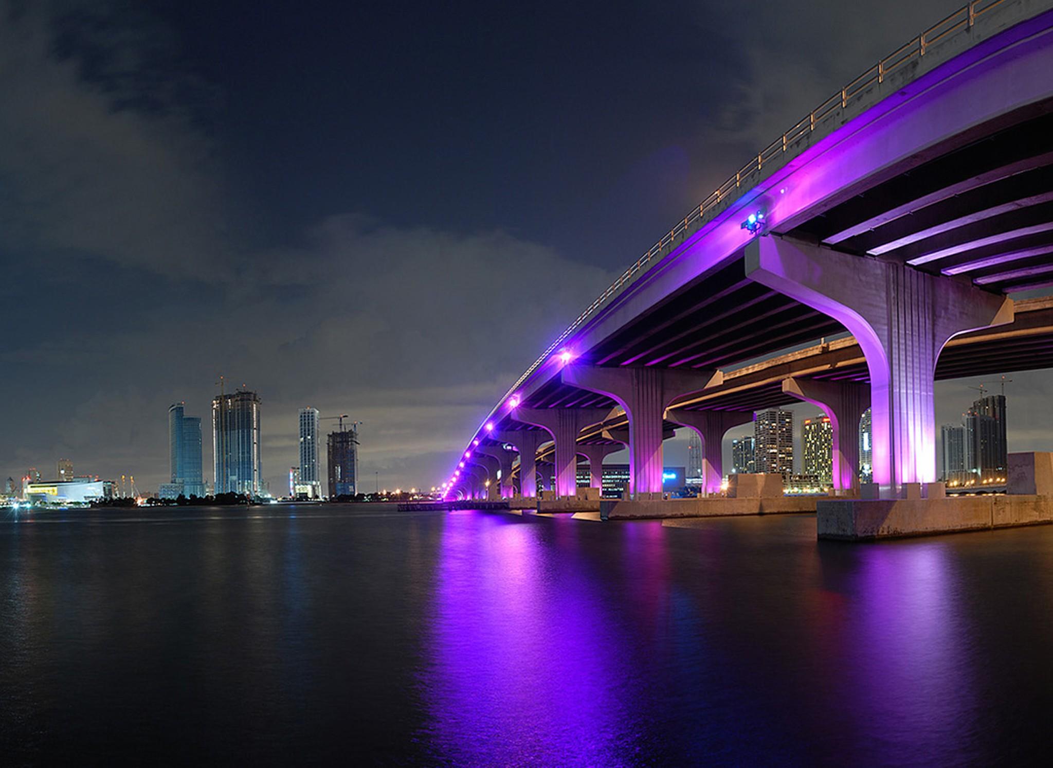 2048x1493 Nighttime Miami Fl Skyline Wallpaper