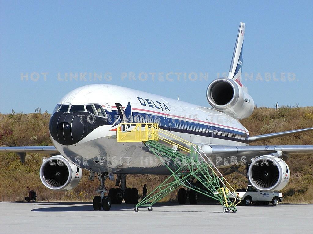 1024x768 mcdonnell douglas md11 delta airlines plane