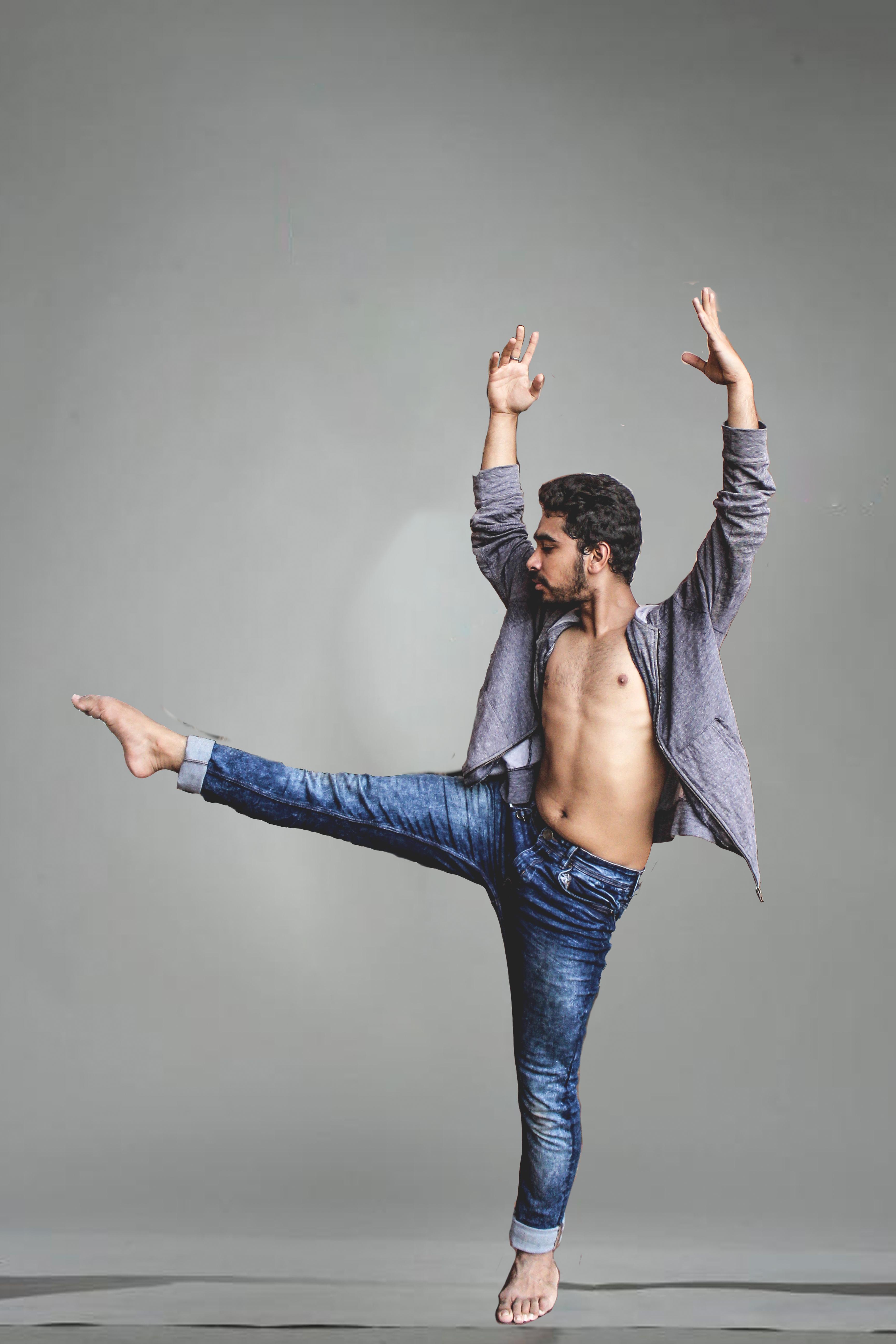 3456x5184 Photo Of Man Dancing · Free