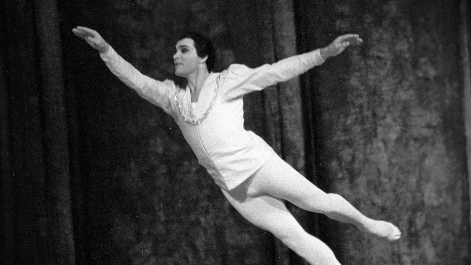 1600x900 Nikolai Fadeyechev, Elegant Bolshoi Dancer, Is Dead
