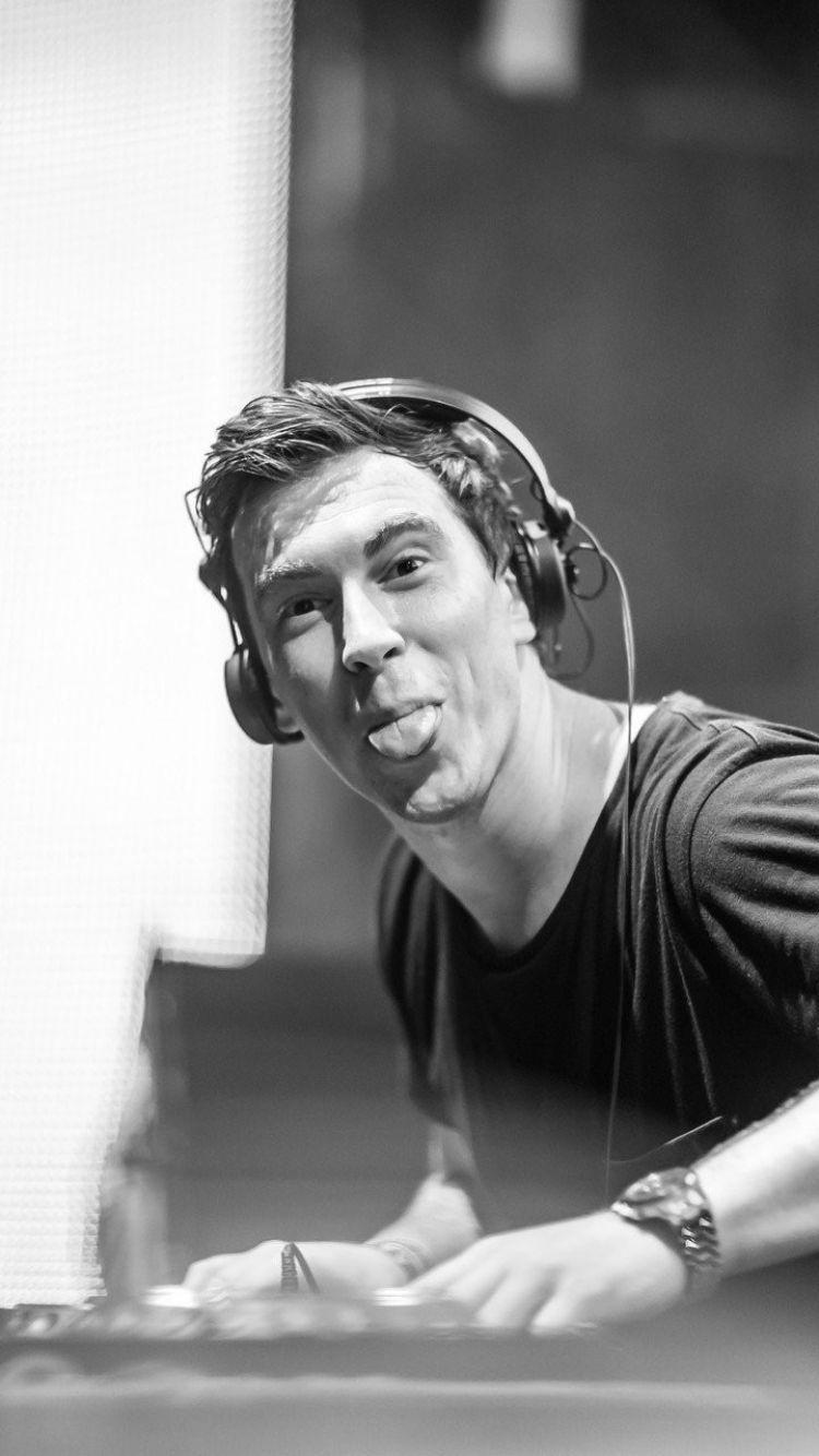 750x1334 Music Hardwell (750x1334) Wallpaper