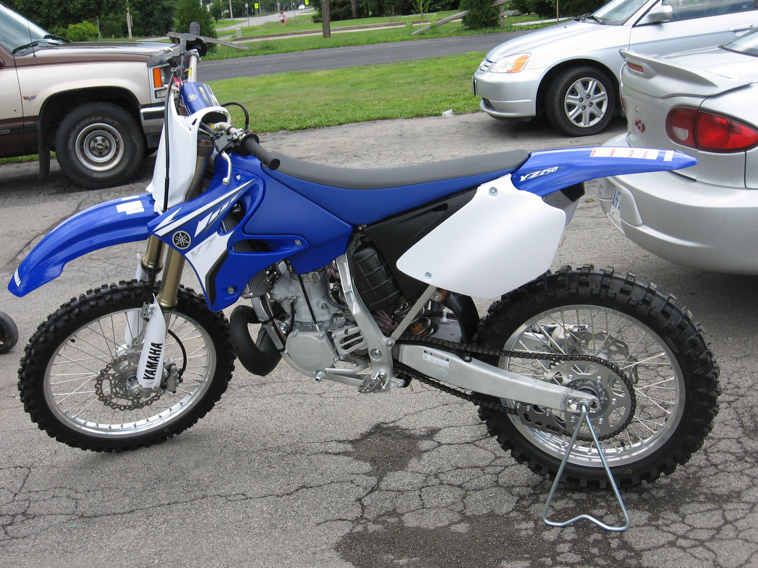 2592x1944 Yamaha YZ250