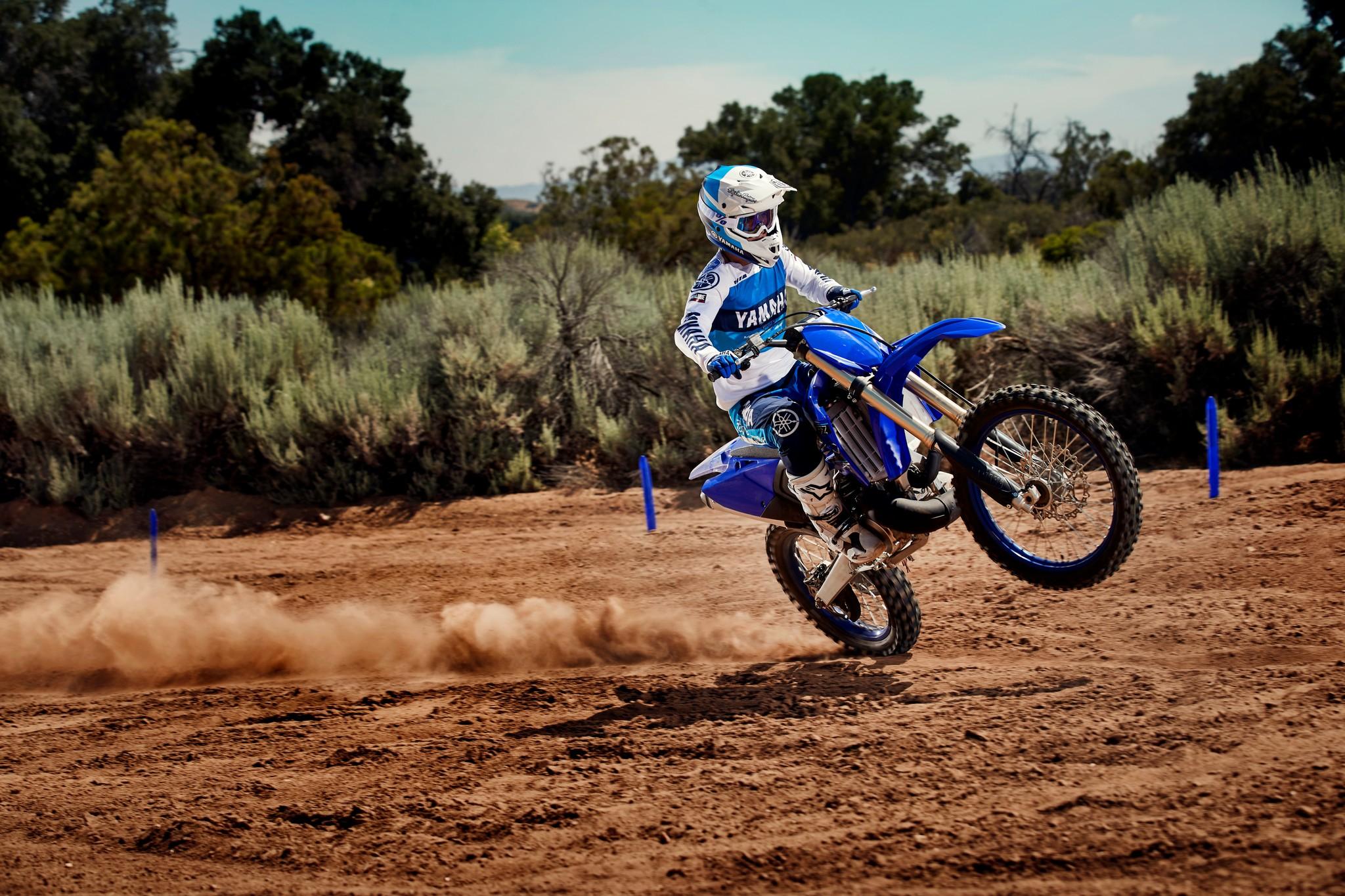 2048x1365 Yamaha YZ250 [Specs, Features, Photo]