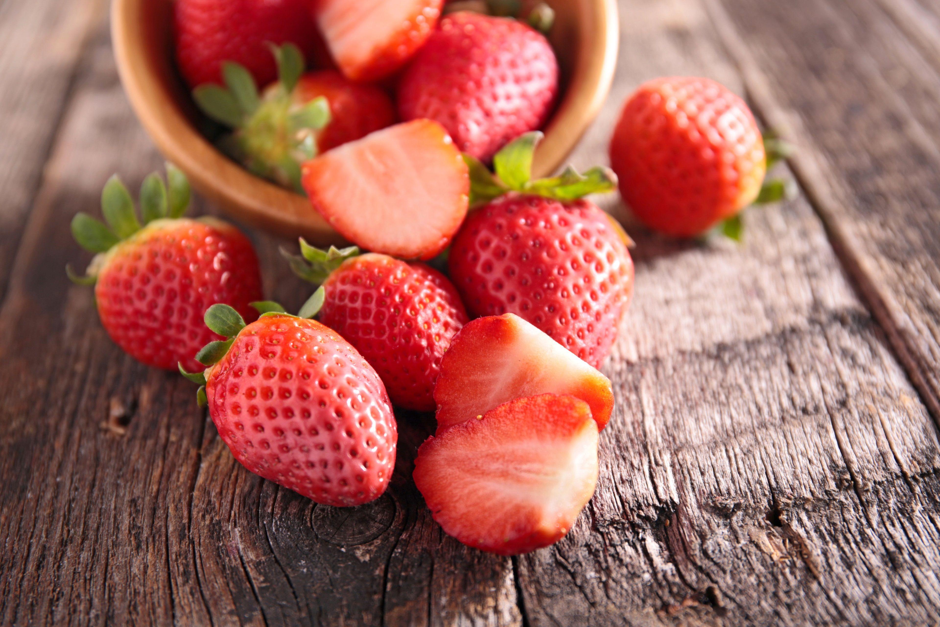 3840x2560 Strawberry 4k High Quality Wallpaper 200120