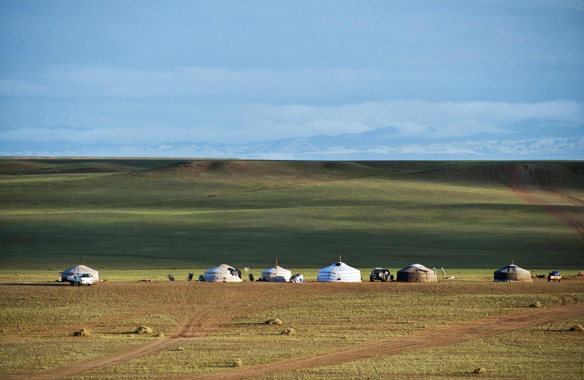 2048x1333 Wallpaper Mongolia, steppe, horizon line City, nature, landscape