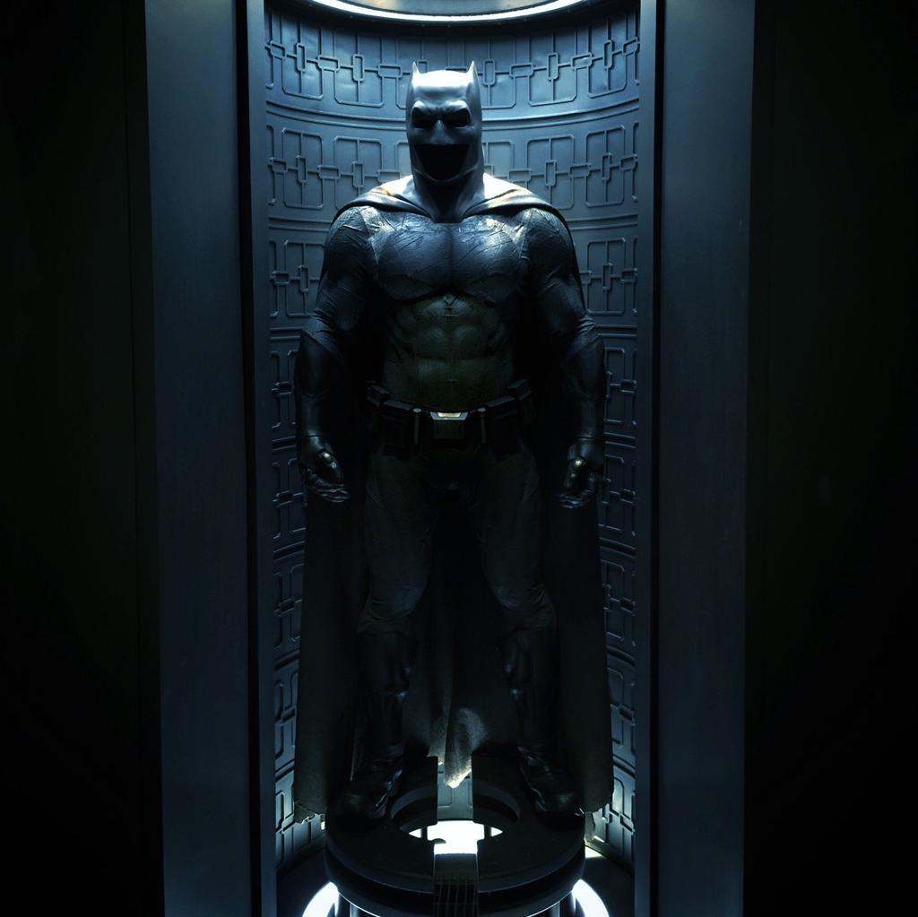 1024x1023 Ben Affleck Batman Suit at Batman: Arkham City Nexus