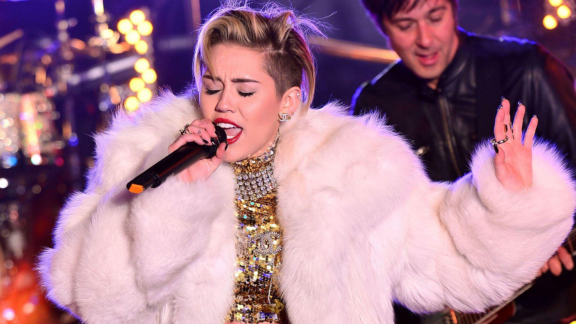 1920x1080 Miley Cyrus Reschedules Cancelled Dates of 'Bangerz' Tour