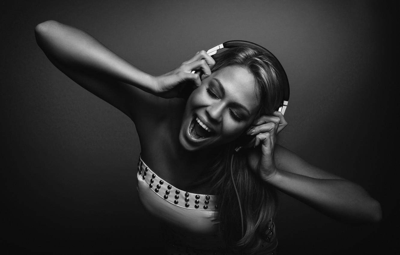1332x850 Wallpaper girl, headphones, singing image for desktop, section музыка