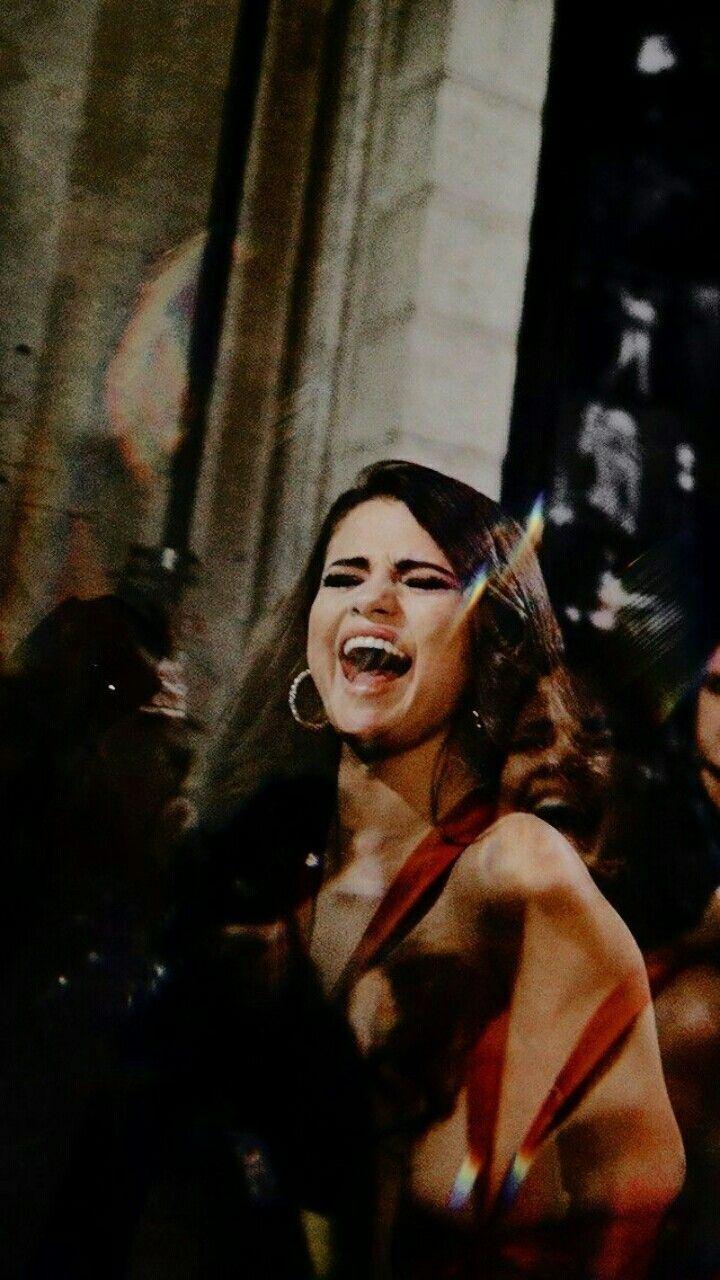 720x1280 Selena Gomez Aesthetic Phone Wallpaper
