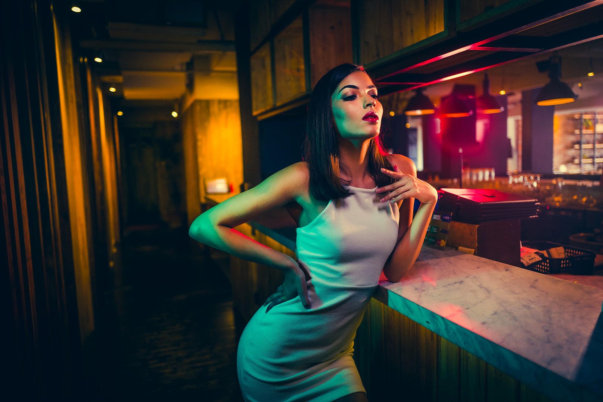 2000x1333 Girl In Bar, HD Girls, 4k Wallpaper, Image, Background, Photo and Picture