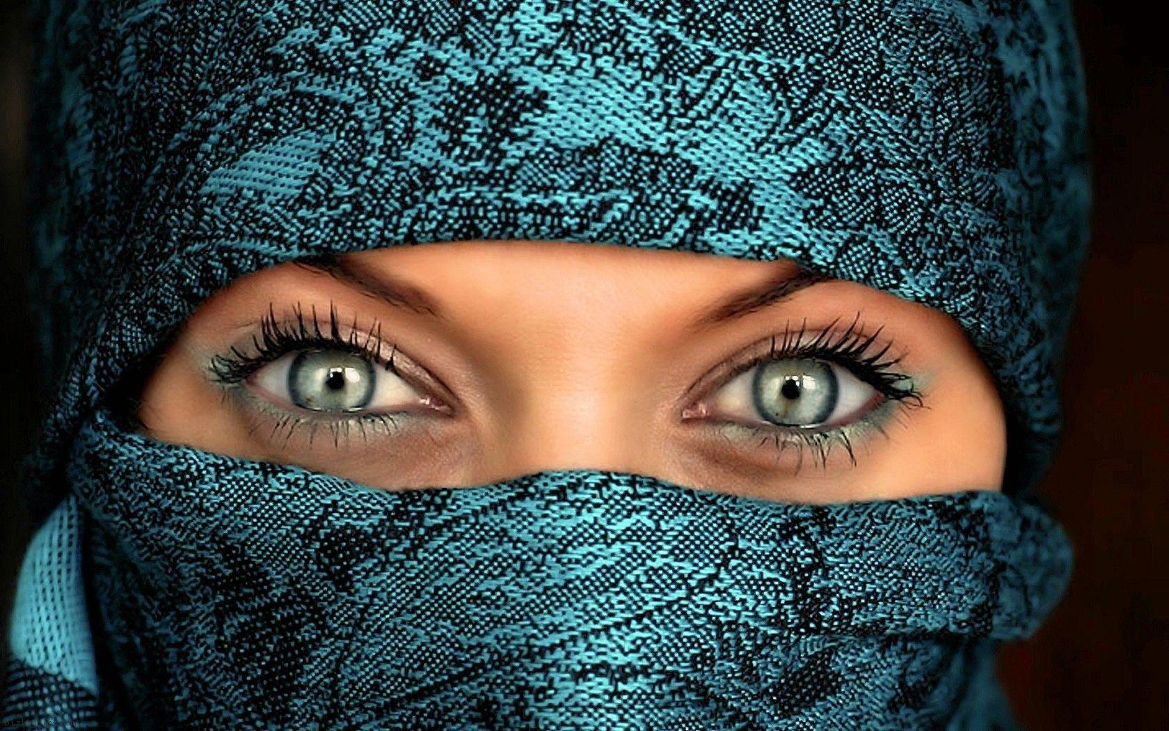 arabian eyes