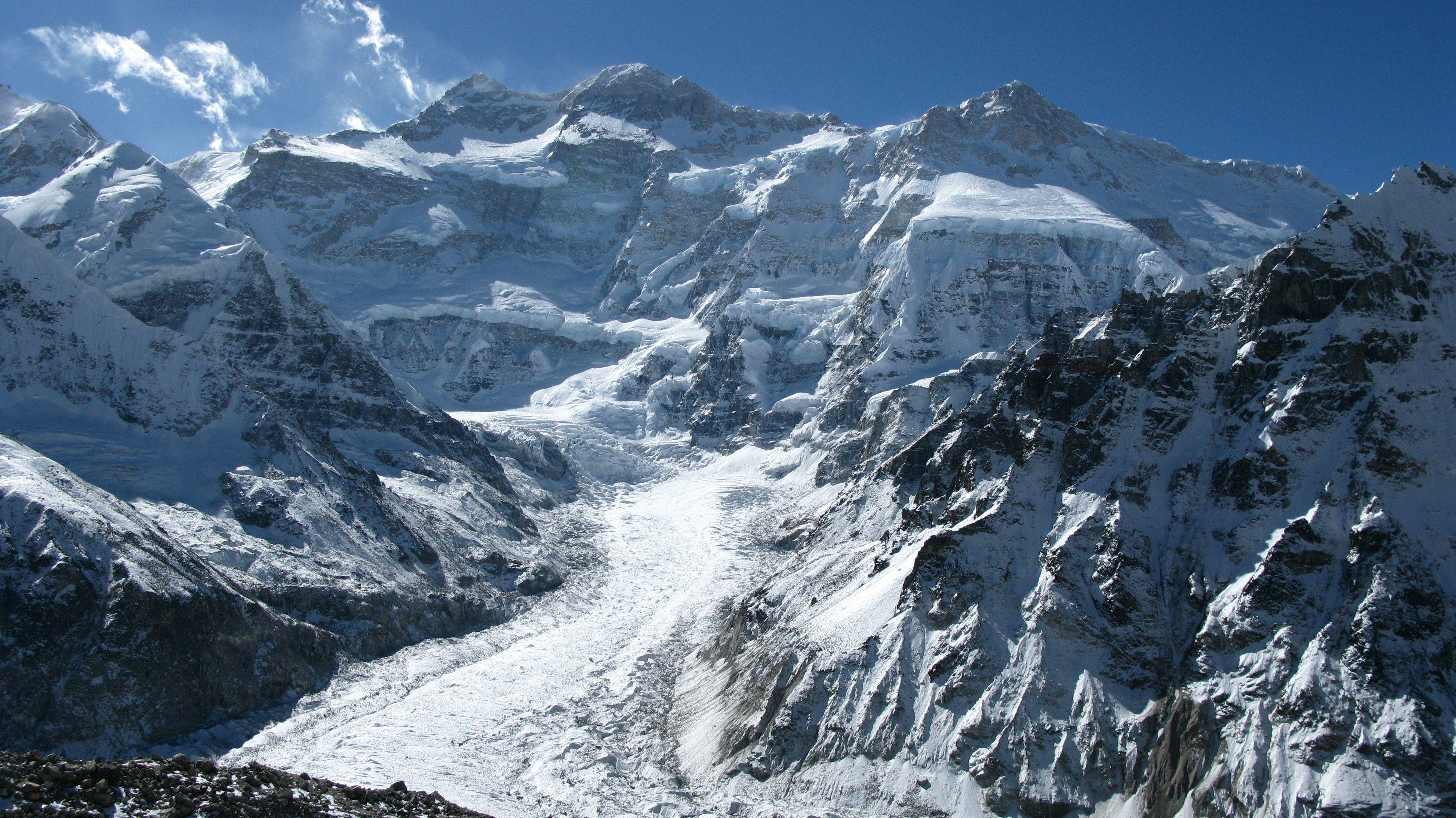 4000x2248 Himalaya kangchenjunga mountains wallpaper. Everest base camp trek, Nepal trekking, Snow mountain