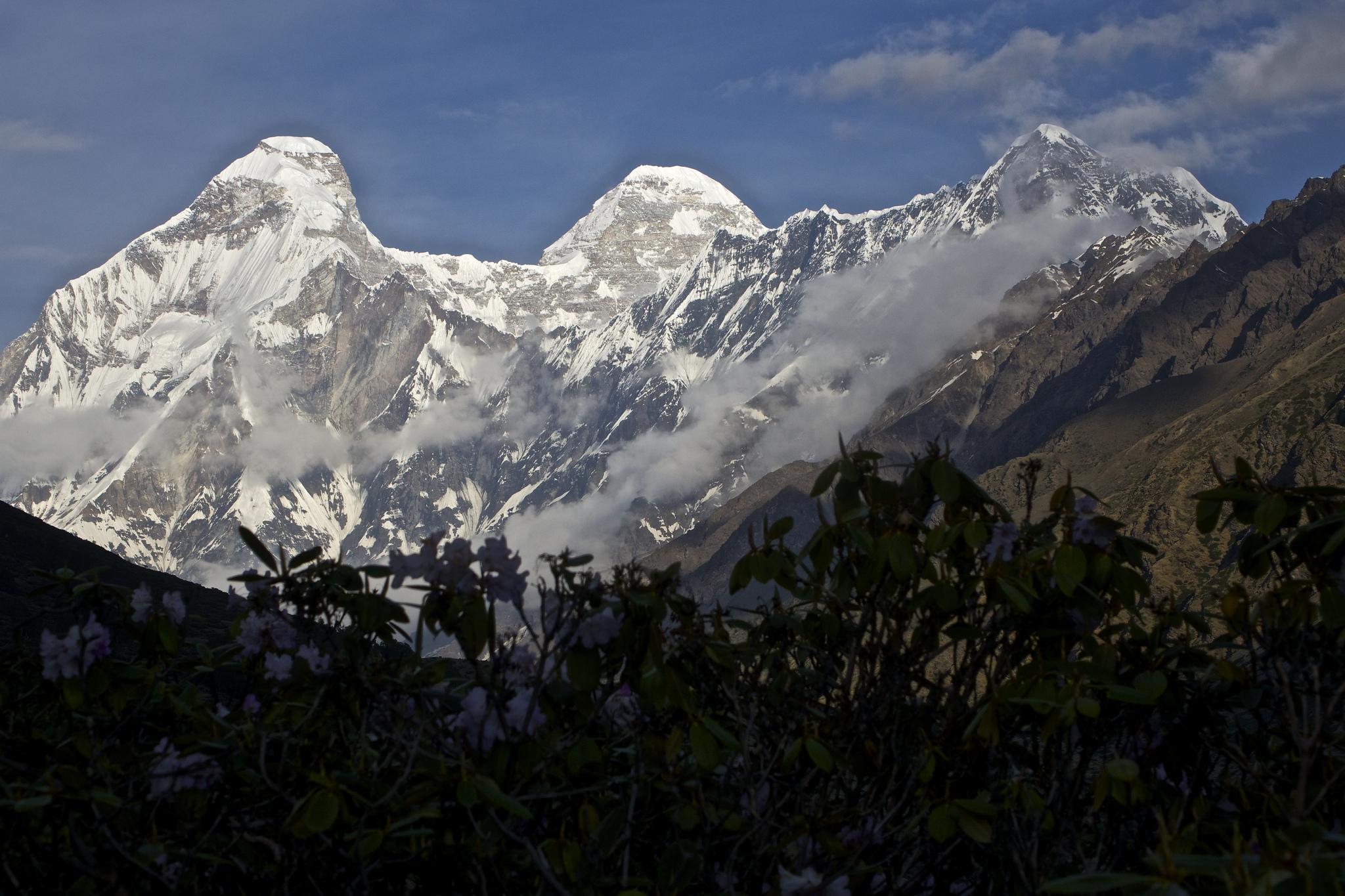 2048x1365 Nanda Devi in Uttarakhand