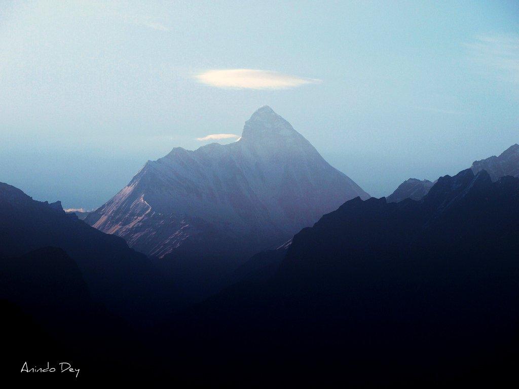 1024x768 Nanda Devi: 6:30 AM! Auli. The cloud hung around Nanda Devi