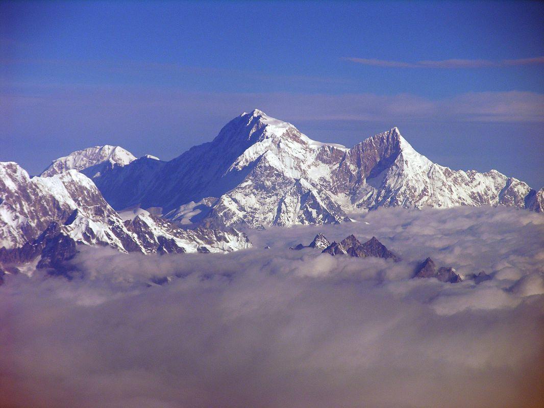 1066x800 Shishapangma 01 01 Kangchenjunga 01 04 Mountain Flight Shishapangma Long View