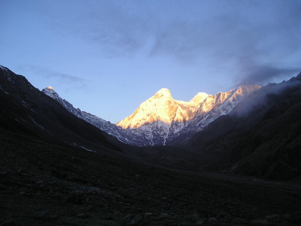 1024x768 India Travel. Picture: Full lit view nanda devi east and nanda devi range