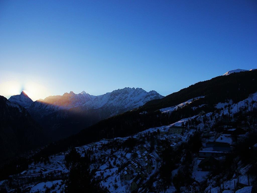 1024x768 Nanda devi scenic(Joshimath) Photo