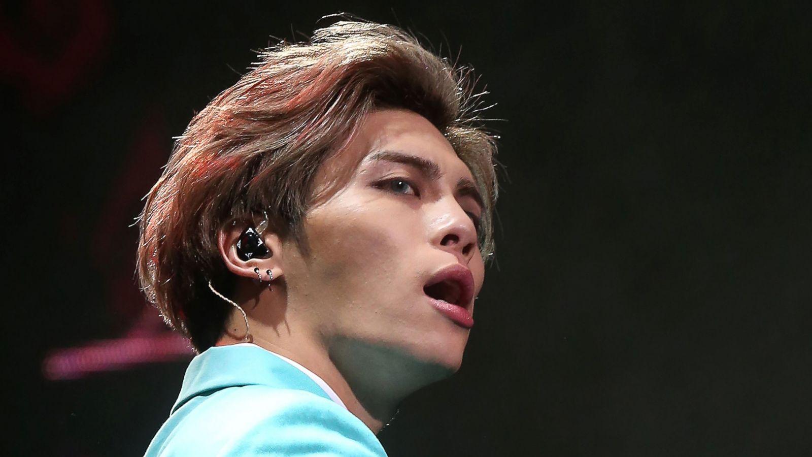 1600x900 K Pop Boy Band Star Kim Jong Hyun Dies