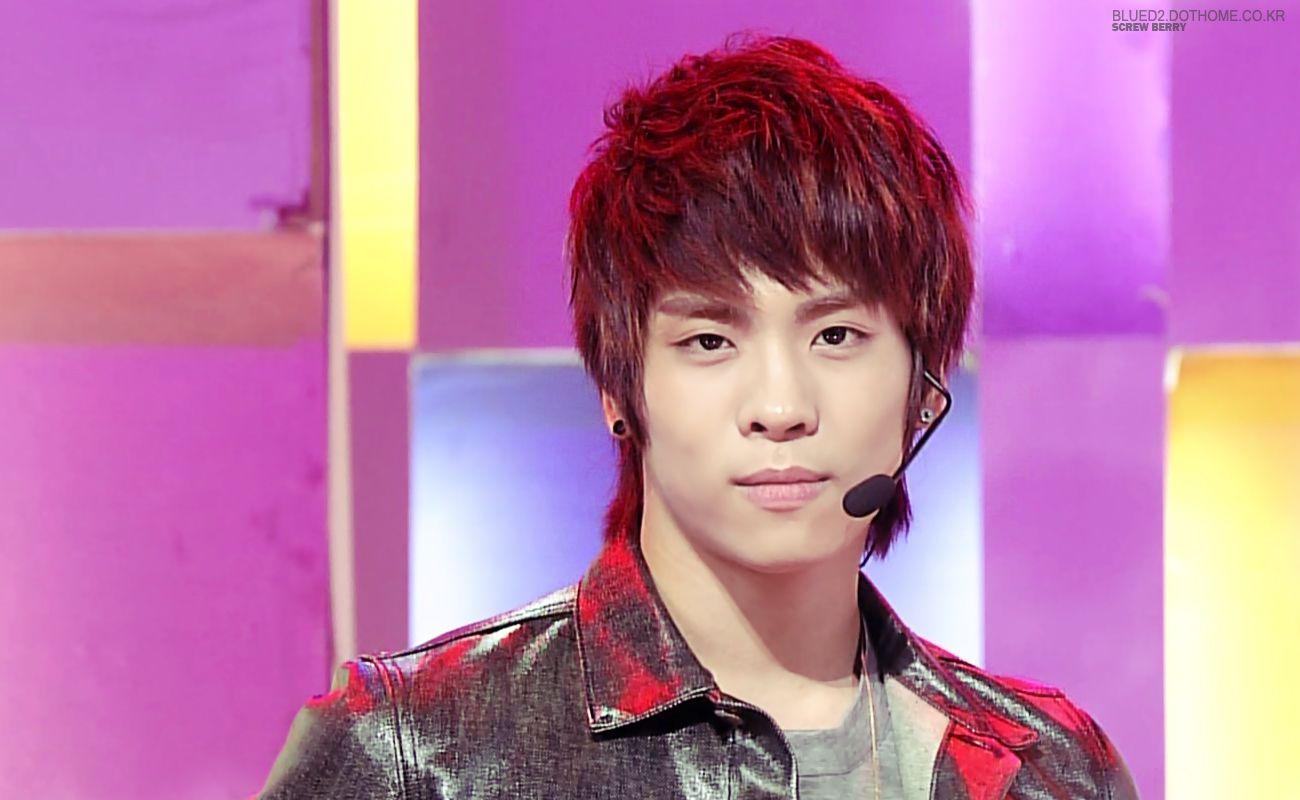 1300x800 Shinee image SHINee TaeMin and JongHyun at Inkigayo 3102010 HD