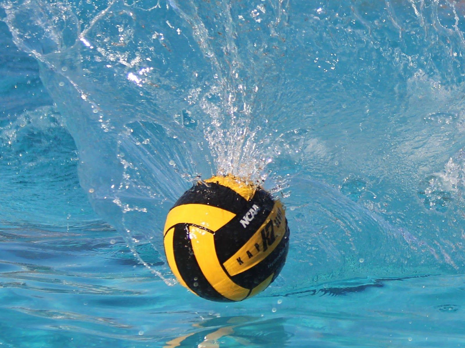1600x1200 Water Polo Wallpaper